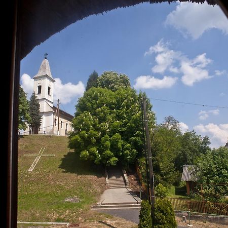 St.Michael Panzio Lovaspark Vasszentmihaly Bilik gambar